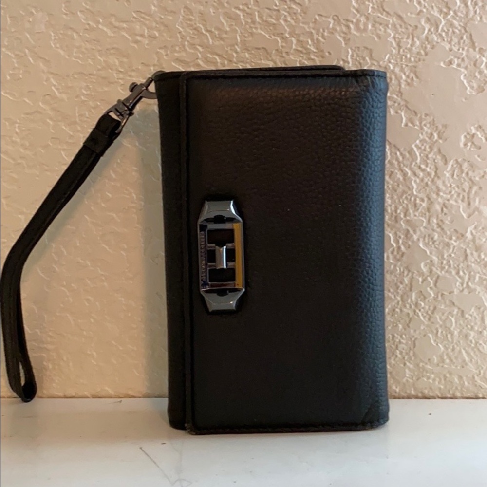 Wristlet for IPhone X